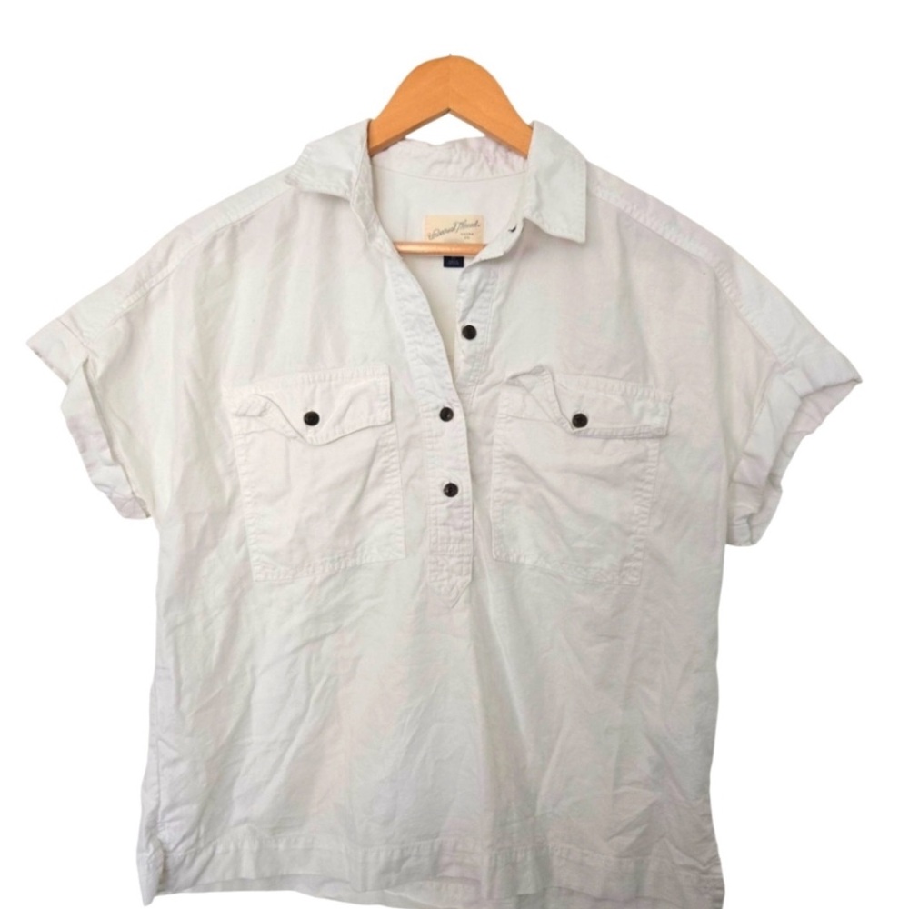 Universal Thread White Button Shirt Size XS